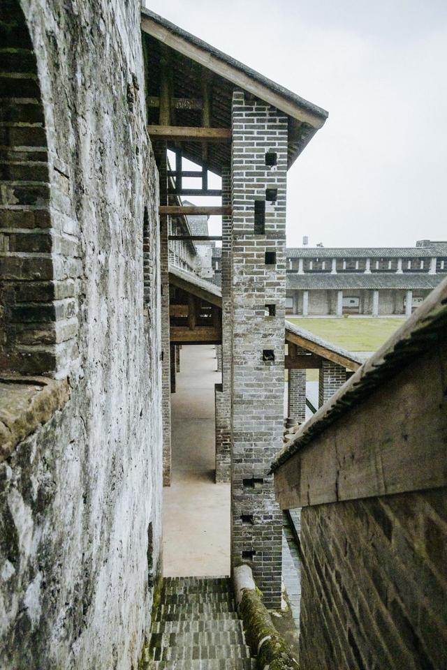 这个古堡在广东都算罕见，我是古香，一定要去拍照休闲区蓝鸢梦想 - Www.slyday.coM