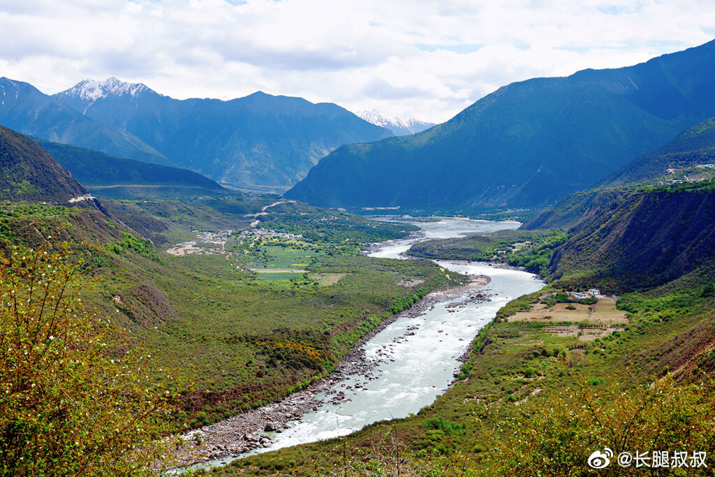 不知不觉又到了毕业旅行的日子，转眼间00后都已经开始走出校园……休闲区蓝鸢梦想 - Www.slyday.coM