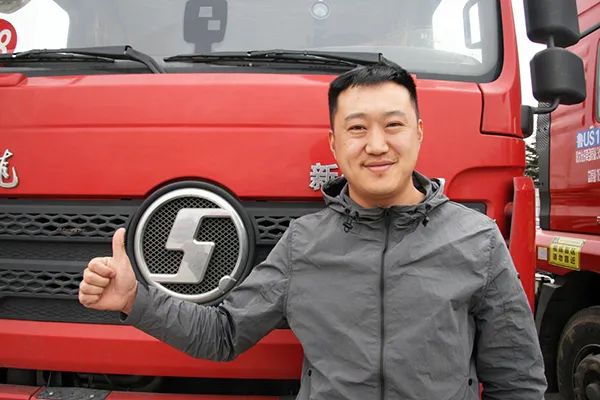 有限公司"(以下简称"青岛宝翔")的车队长孟庆军告诉《卡车之友网》