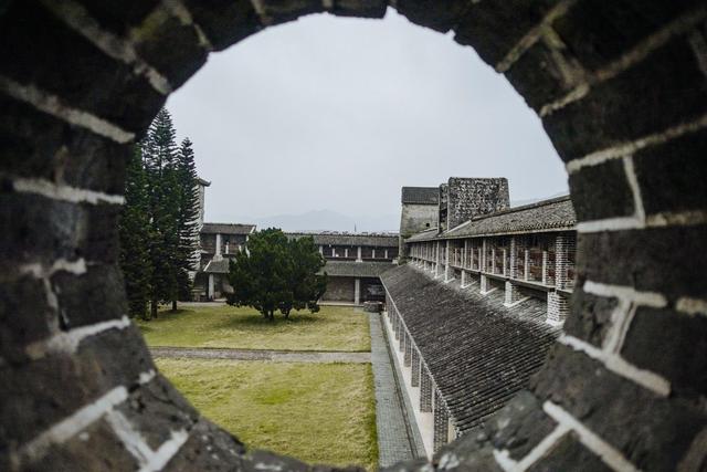 这个古堡在广东都算罕见，我是古香，一定要去拍照休闲区蓝鸢梦想 - Www.slyday.coM