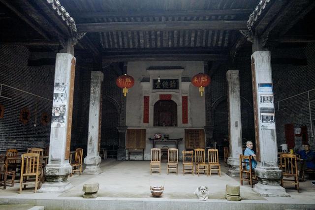 这个古堡在广东都算罕见，我是古香，一定要去拍照休闲区蓝鸢梦想 - Www.slyday.coM