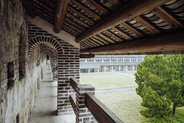 这个古堡在广东都算罕见，我是古香，一定要去拍照休闲区蓝鸢梦想 - Www.slyday.coM