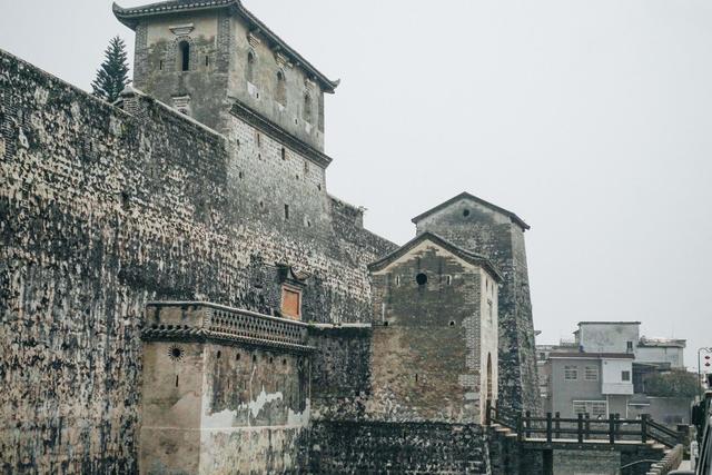 这个古堡在广东都算罕见，我是古香，一定要去拍照休闲区蓝鸢梦想 - Www.slyday.coM