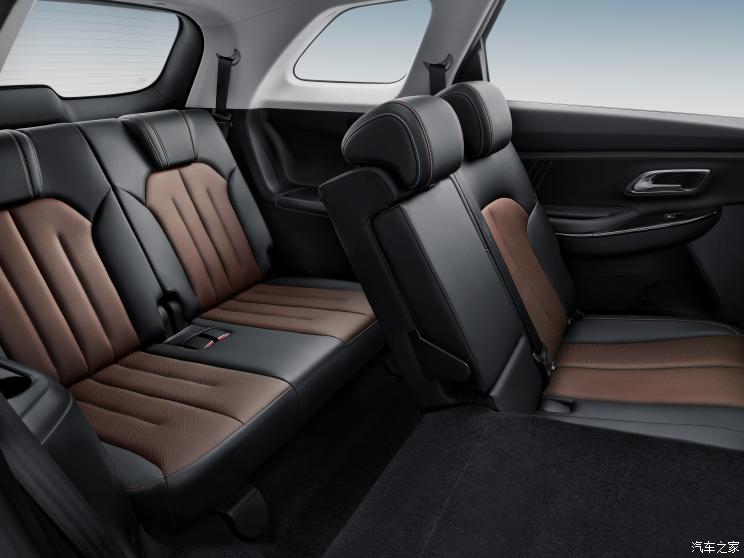 10.69万起 长安欧尚x7 plus 7座版上市