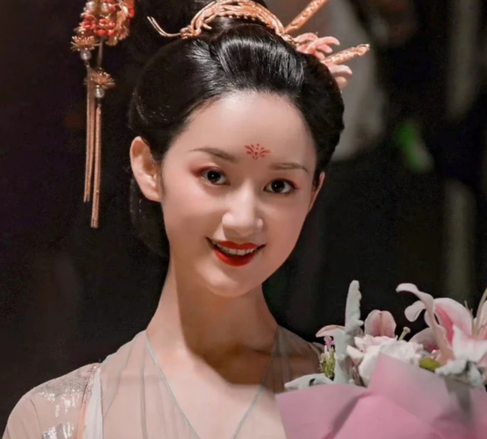 《苍兰诀》将播出，徐海乔饰演男二，搭档的女二号颜值不输刘亦菲休闲区蓝鸢梦想 - Www.slyday.coM