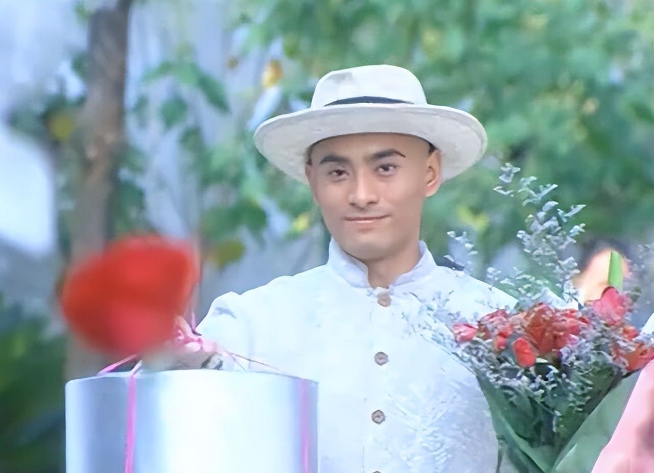 《少年黄飞鸿》深情反派纳兰康,真的爱过十三姨,也终究自食恶果__财经