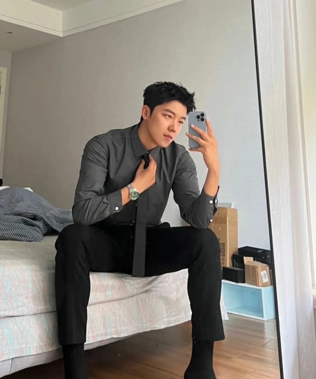 身高188cm,体重76kg,是来自某书的博主@李庆成,今天为大家介绍的,对