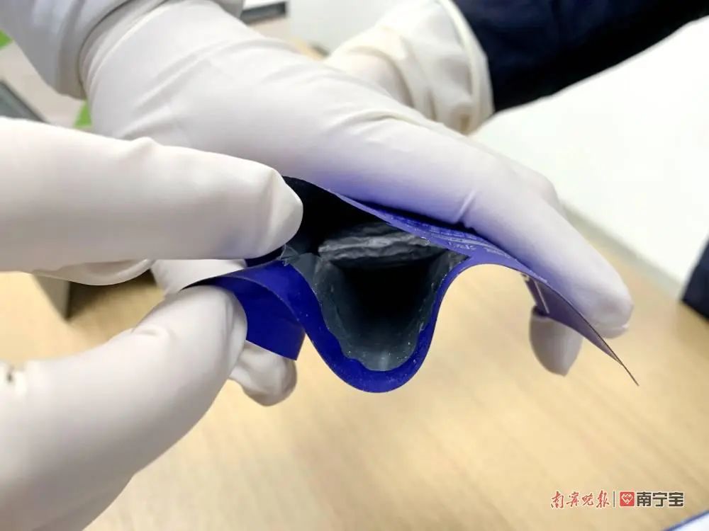 进境快件里发现“毒面膜”，南宁邮局海关查获冰毒9.21 克休闲区蓝鸢梦想 - Www.slyday.coM