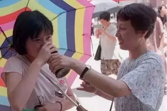 2022年6月8/9日：“高考结束，请考生立即停笔…….”回顾高考45年，每一张照片都是一代人的青春休闲区蓝鸢梦想 - Www.slyday.coM