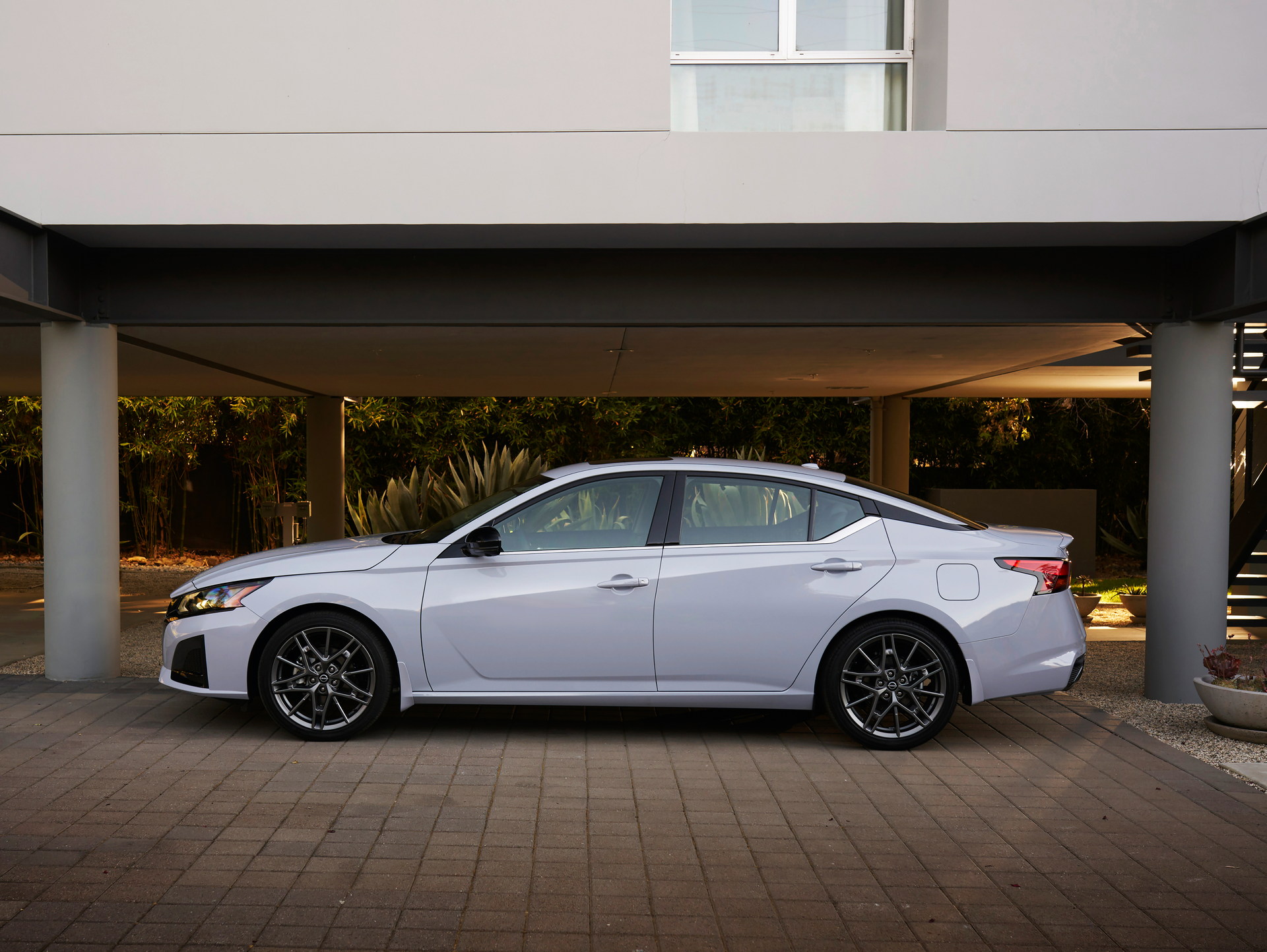 格栅灯组等细节调整新款日产altima官图公布