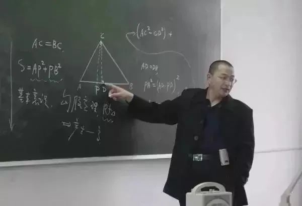 2022年6月8/9日：“高考结束，请考生立即停笔…….”回顾高考45年，每一张照片都是一代人的青春休闲区蓝鸢梦想 - Www.slyday.coM