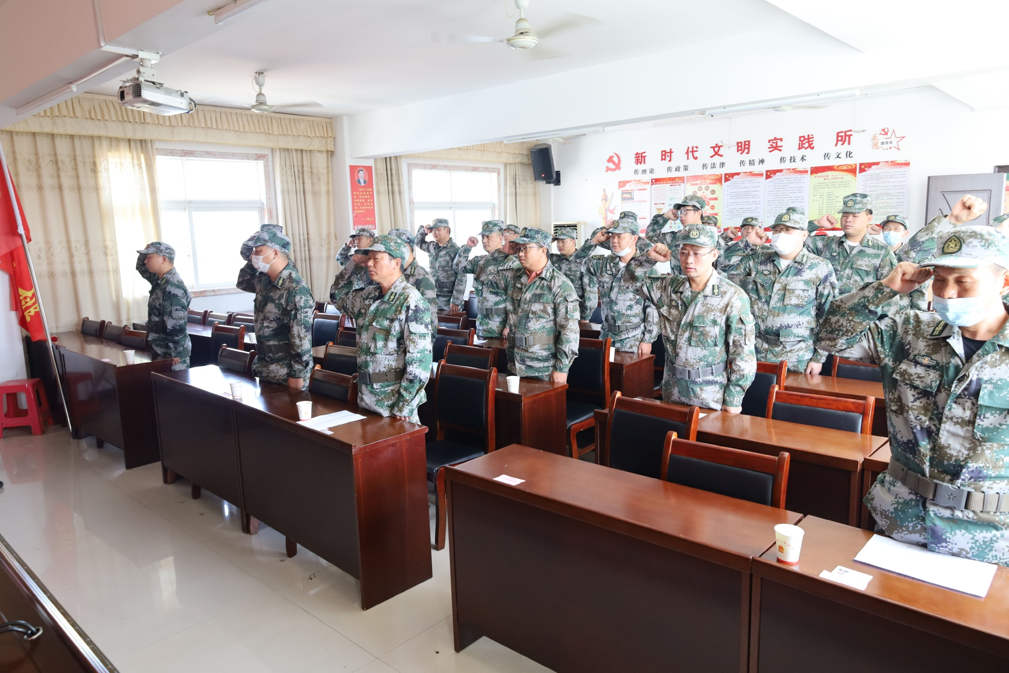 杨梓镇民兵点验展风采铿锵誓言铸使命