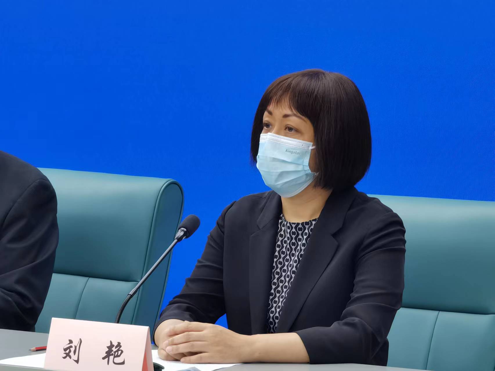 闵行区通报4例阳性感染者相关情况丨疫情防控新闻发布会