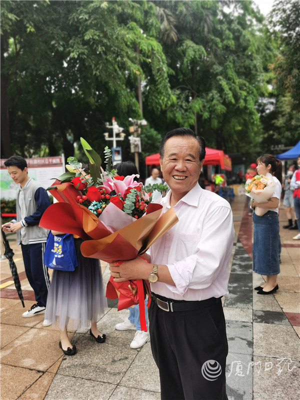 高考最后一科考试结束！同学们家长们老师们都打算……休闲区蓝鸢梦想 - Www.slyday.coM