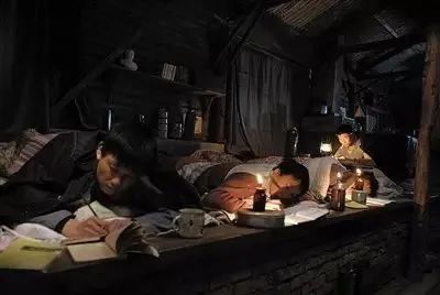 2022年6月8/9日：“高考结束，请考生立即停笔…….”回顾高考45年，每一张照片都是一代人的青春休闲区蓝鸢梦想 - Www.slyday.coM