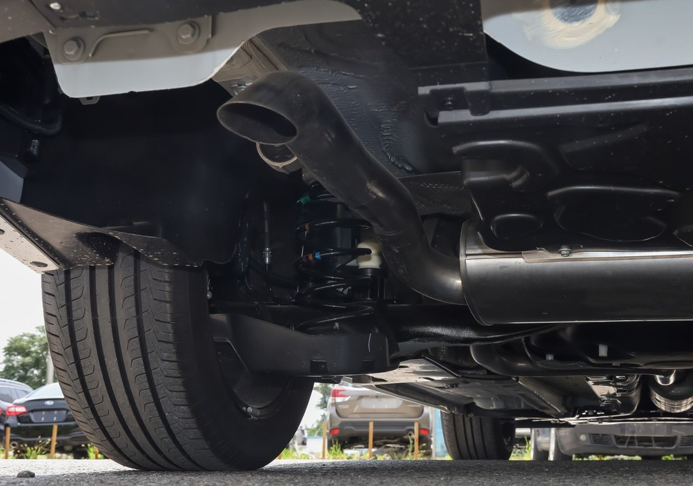 换上全新logo标致408终于改款了不到半个小时订单破万