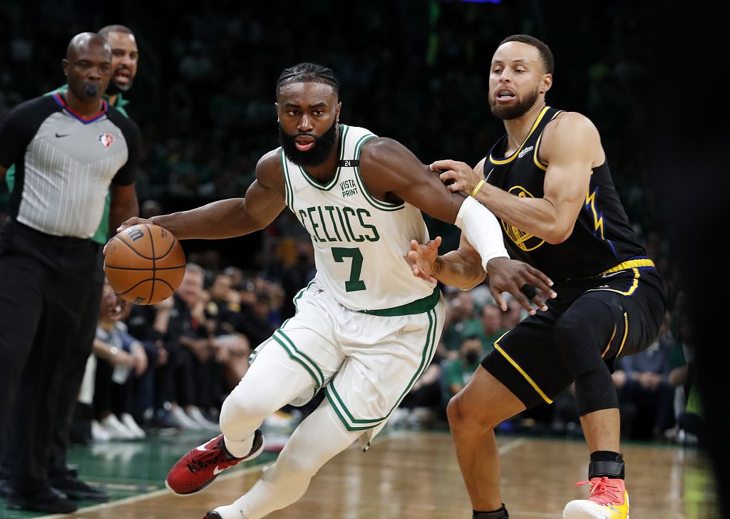 勇士vs凯尔特人总决赛g4前瞻:库里带伤出战 双探花力争夺赛点!|库里|