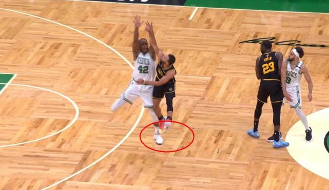 名记对比霍福德扎扎垫脚强调一点不同美媒看不出区别就瞎了