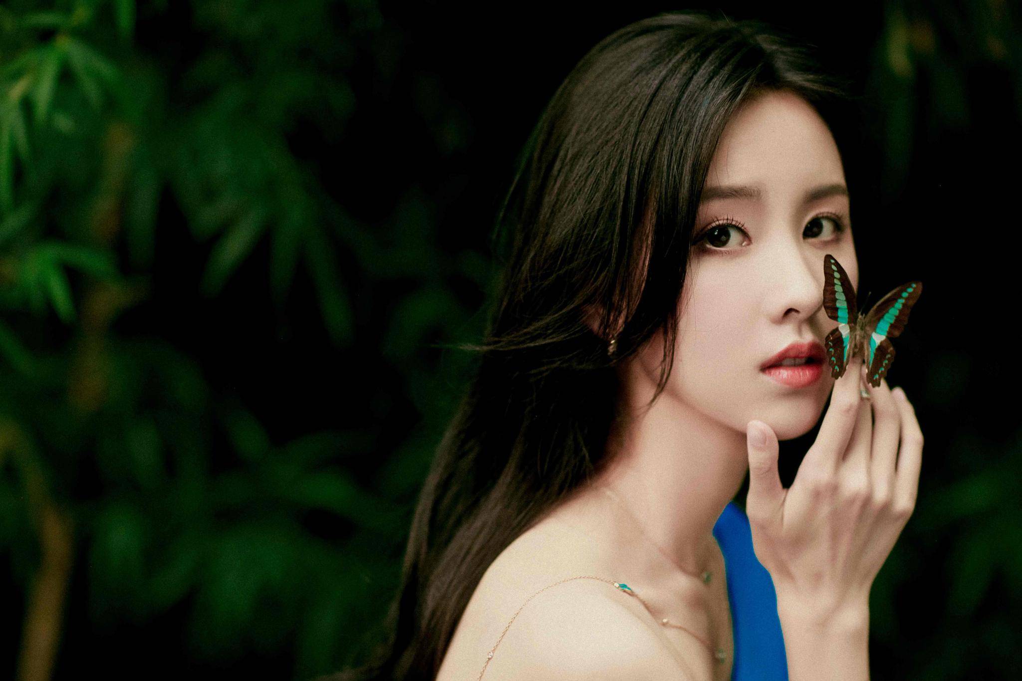 10位娱乐圈的冷脸美女,静态五官精致似仙女,一做表情颜值就崩!