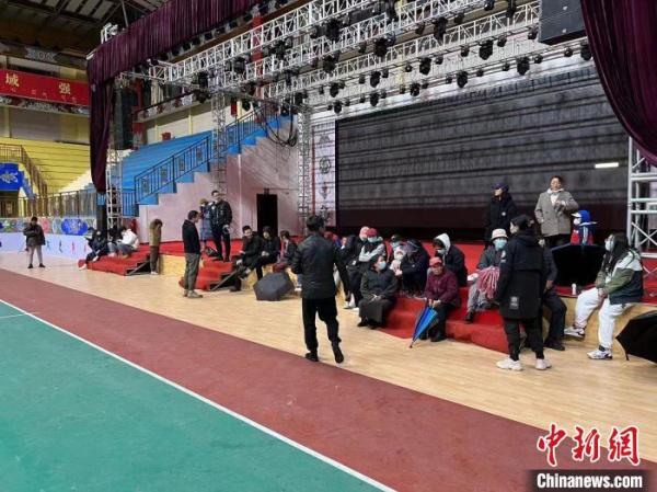 四川马尔康凌晨连发多次地震 电视、手机、大喇叭齐发预警休闲区蓝鸢梦想 - Www.slyday.coM 四川马尔康凌晨连发多次地震 电视、手机、大喇叭齐发预警休闲区蓝鸢梦想 - Www.slyday.coM