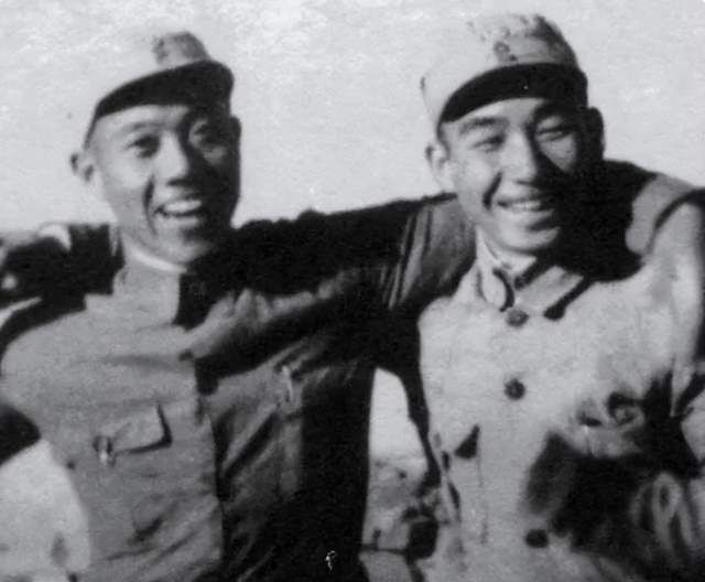 90年开国少将易耀彩病逝，6年后妻子做一决定：把他与他前妻合葬休闲区蓝鸢梦想 - Www.slyday.coM