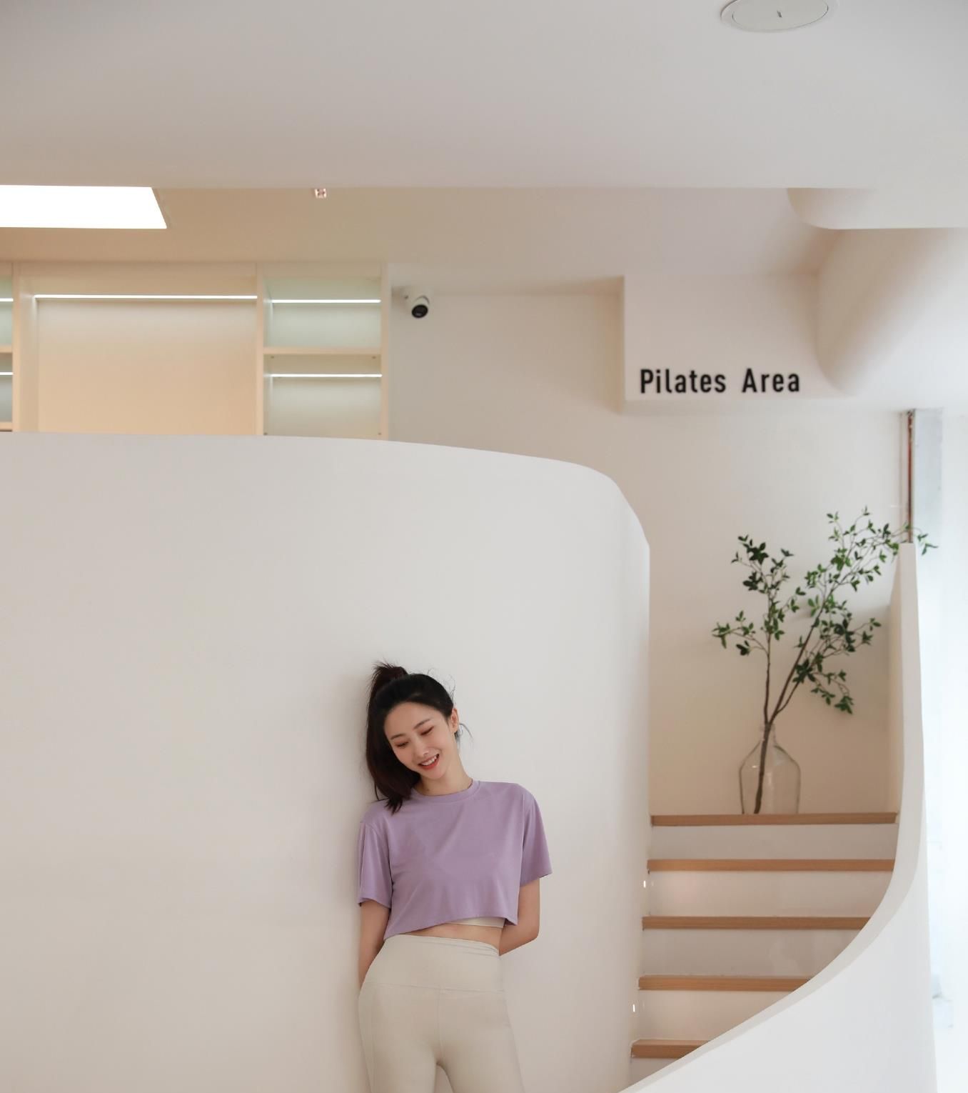 青春女星胡丹丹晒健美照片,样貌和打扮宛如刘亦菲__财经头条