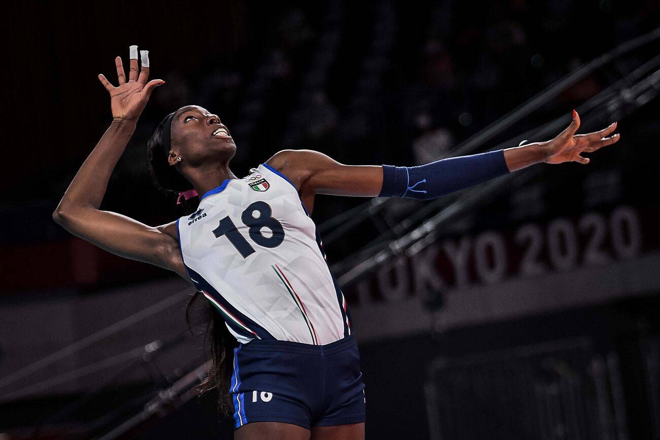 三大边攻手是:埃格努,塞拉,小波塞蒂,主力副攻是达