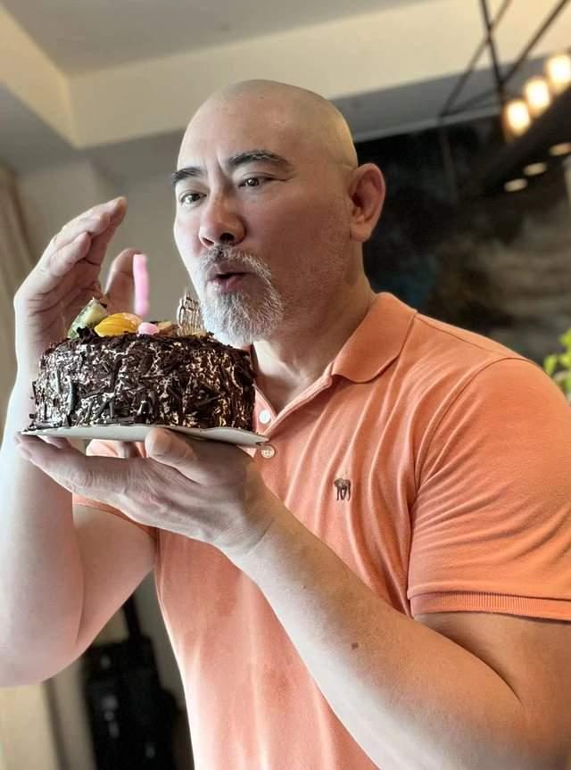 近照胖了很多,理光头霸气十足|赵文瑄|近照|光头_新浪新闻