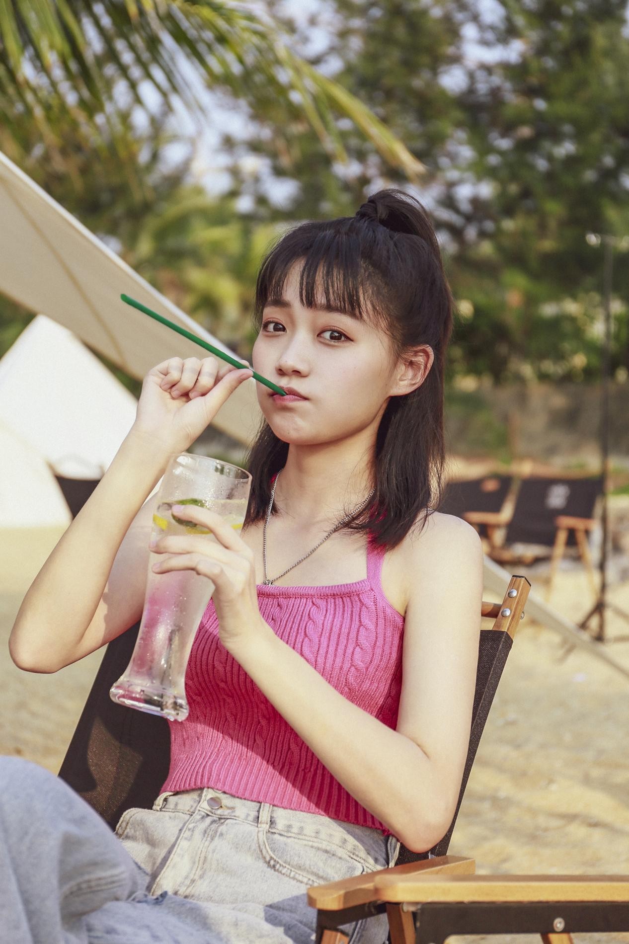 《为你逆光而来》杀青 “小颜”刘帅曝海边元气写真