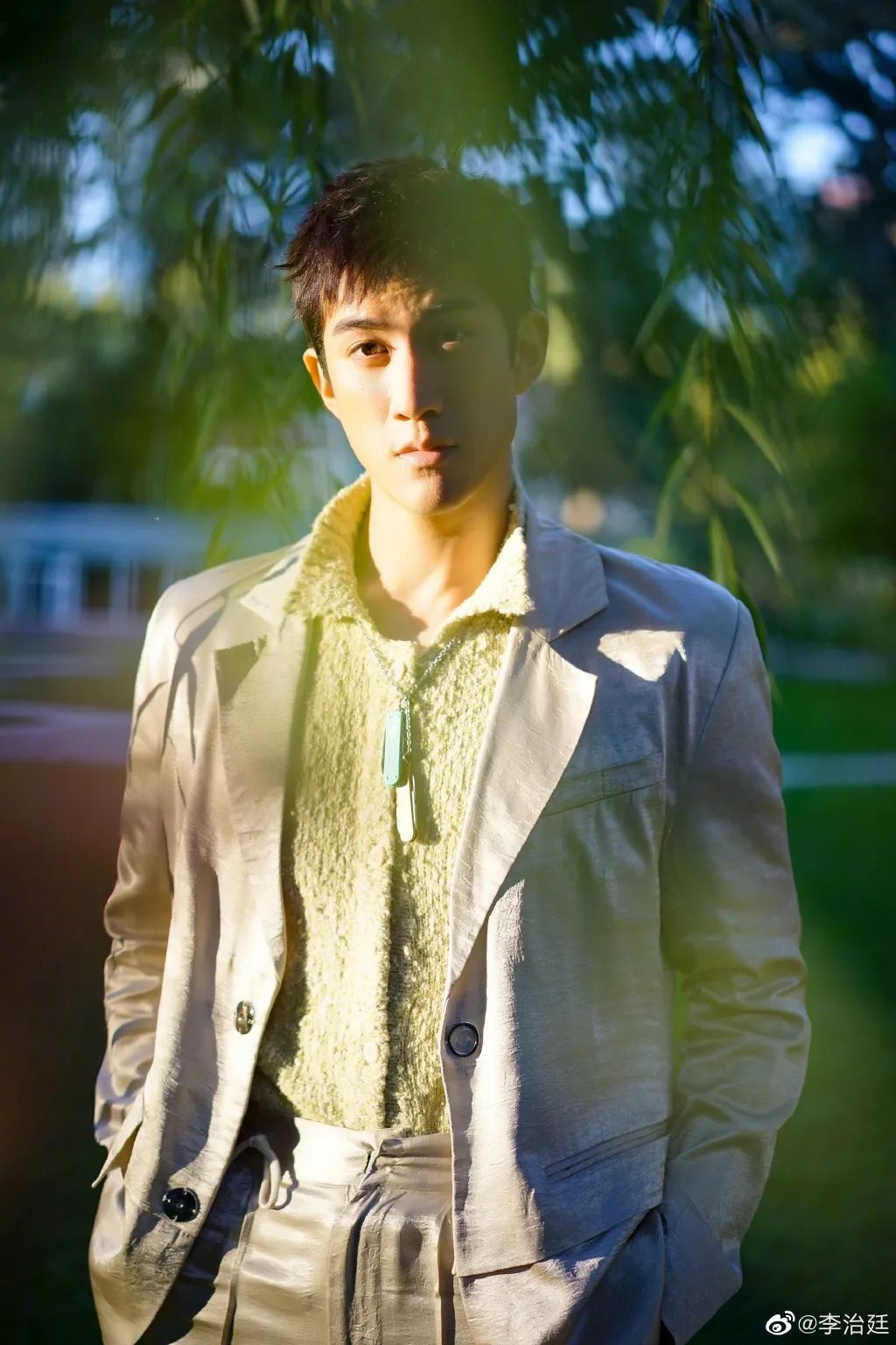 M男神的钱被黑了？王一博被替换了？高伟光戏太多？李治廷蹭资源？姨太问答休闲区蓝鸢梦想 - Www.slyday.coM