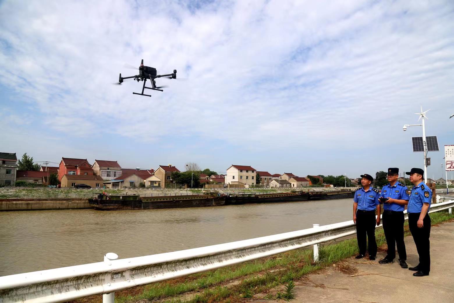 高淳桠溪无人机助力巡河打好水域保卫战