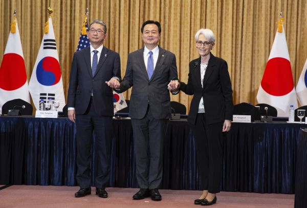 外媒：日本乐见韩对朝强硬 以便其更专注于遏制中国