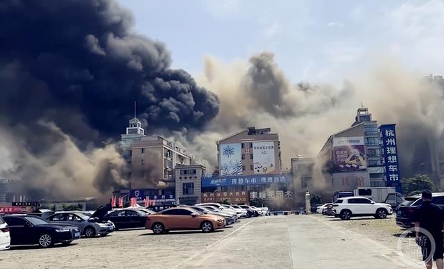 总有人替我们负重前行！2名消防员在杭州临平火灾中牺牲休闲区蓝鸢梦想 - Www.slyday.coM