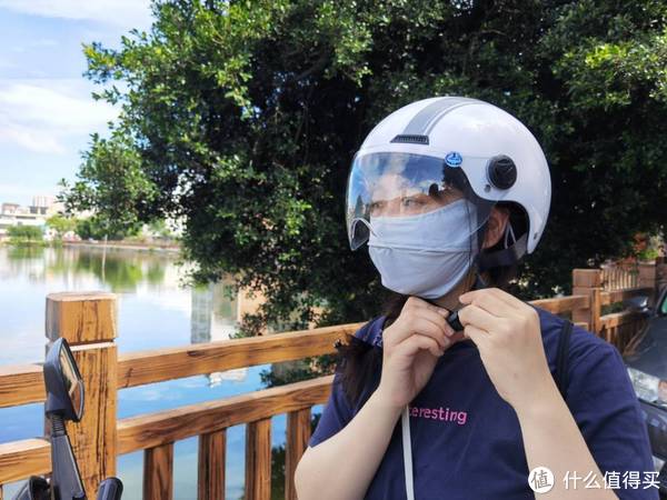 道路千万条安全第一条这头盔可以试下