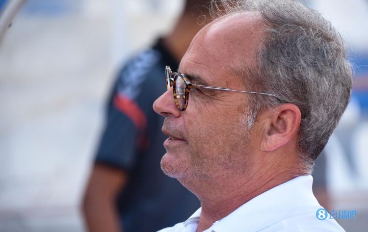 队报：坎波斯是姆巴佩留队后巴黎首个变动，莱昂纳多离任尚未官宣休闲区蓝鸢梦想 - Www.slyday.coM