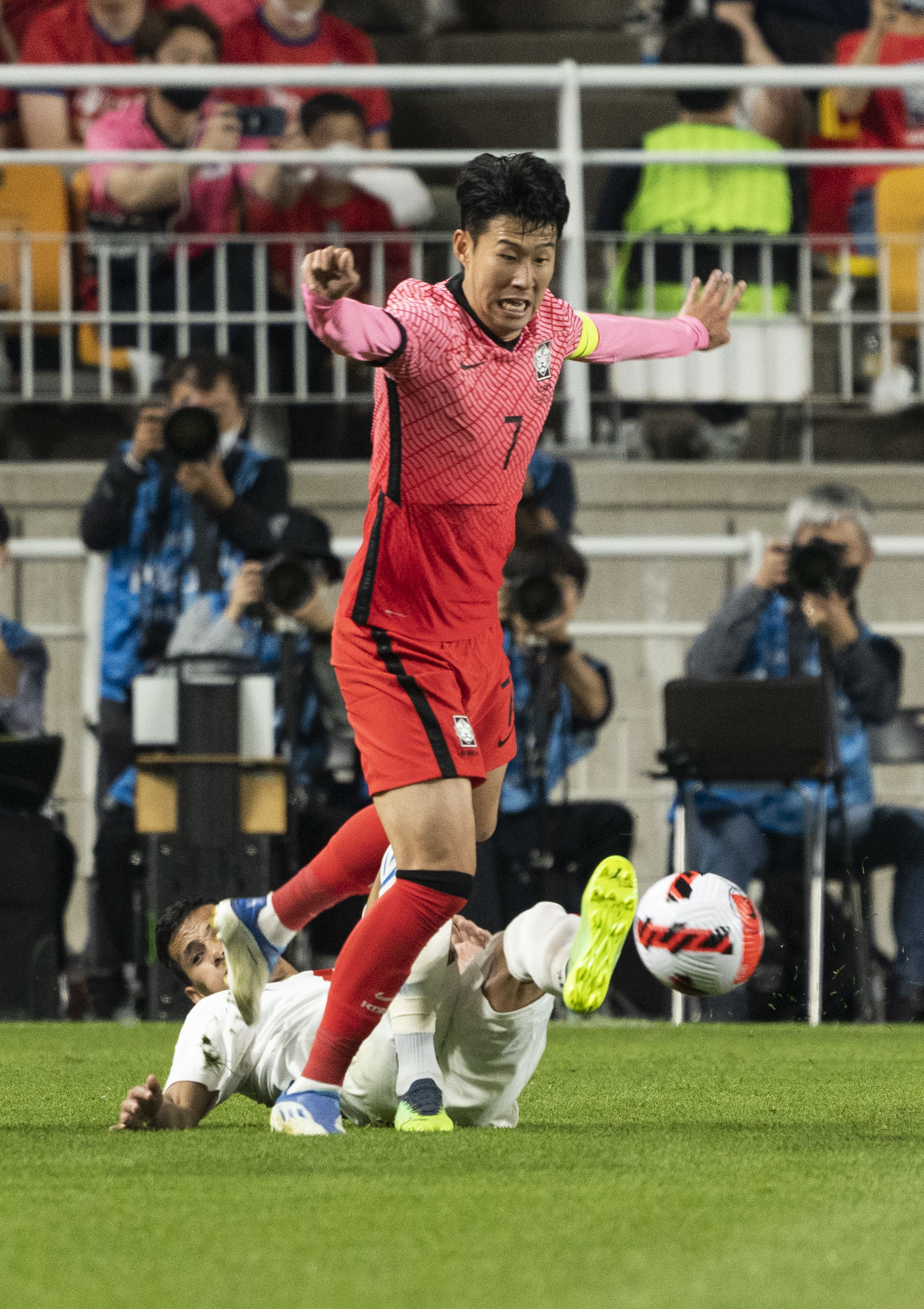 足球友谊赛韩国平巴拉圭