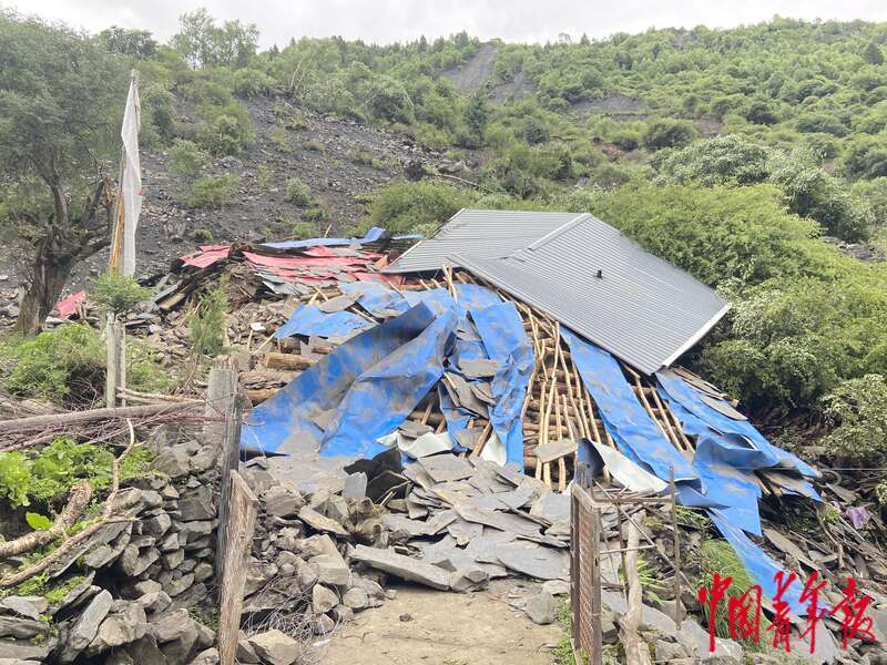 四川阿坝连发多次地震 森林消防赶赴现场救援休闲区蓝鸢梦想 - Www.slyday.coM