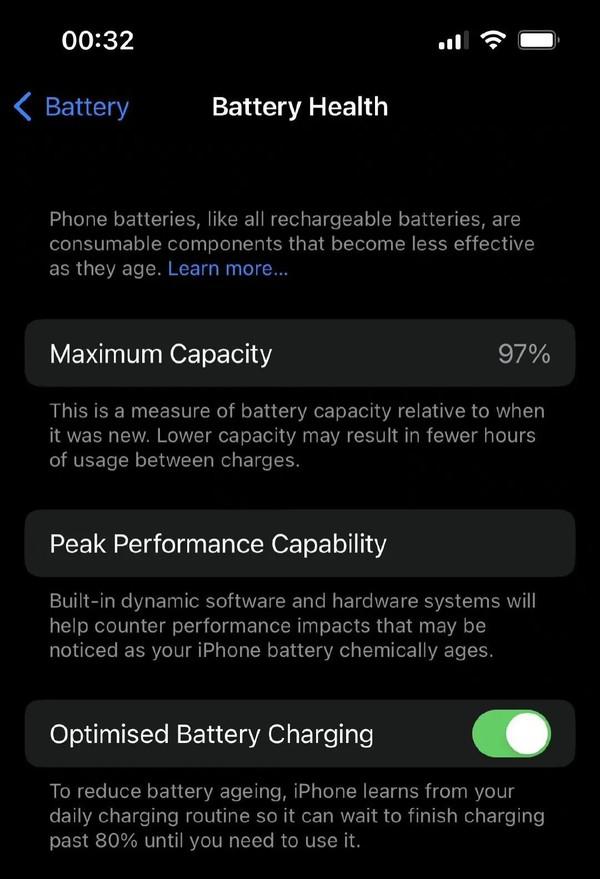 苹果 iOS 16 被曝首个 BUG：更新后电池健康度秒降 3%休闲区蓝鸢梦想 - Www.slyday.coM