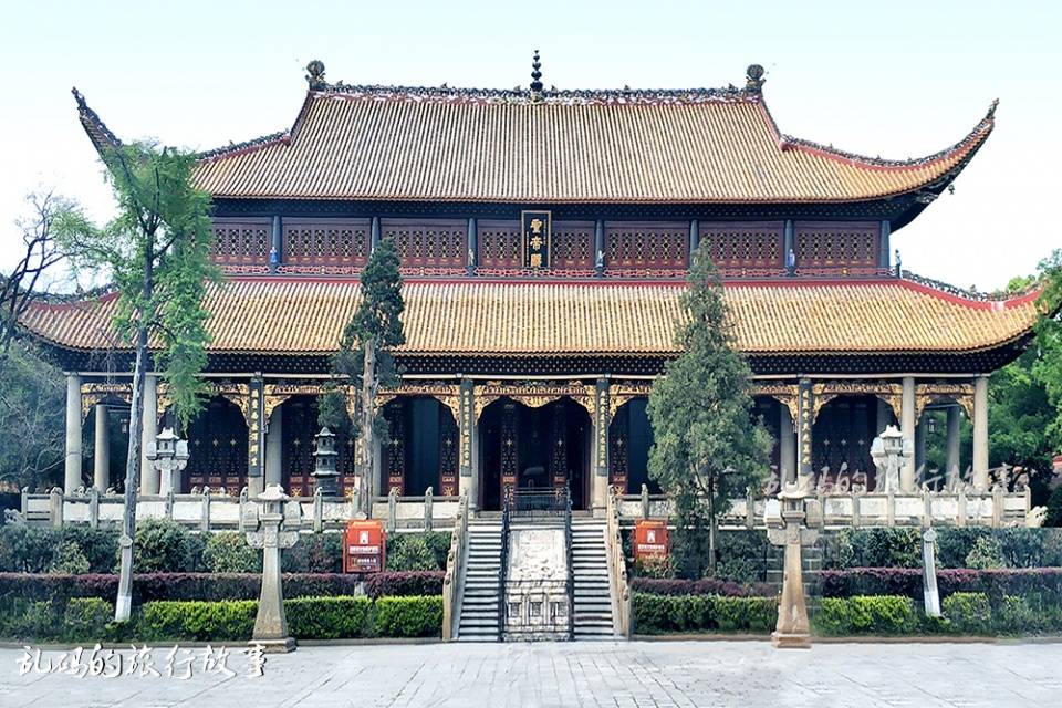 仿故宫太和殿而建的圣帝殿,是南岳大庙的主殿,也是庙里最大,最高的
