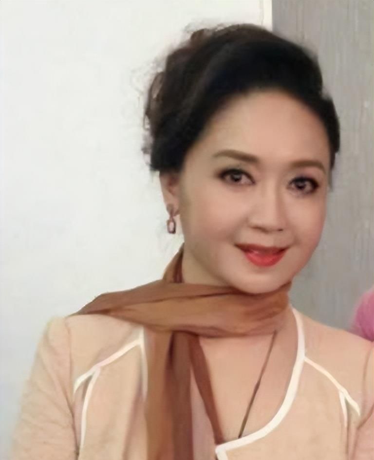 魏慧丽:因"高小姐"红遍全国,嫁武生教授,与女儿情同姐妹|精变|魏慧丽