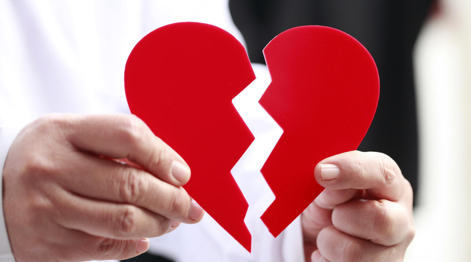 律师:需判定夫妻感情已彻底破裂__财经头条