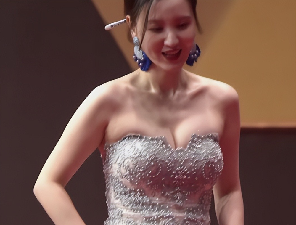 有种红毯尴尬叫“得罪造型师”,章子怡成“卤蛋”,有人暴露缺陷休闲区蓝鸢梦想 - Www.slyday.coM 有种红毯尴尬叫“得罪造型师”,章子怡成“卤蛋”,有人暴露缺陷休闲区蓝鸢梦想 - Www.slyday.coM