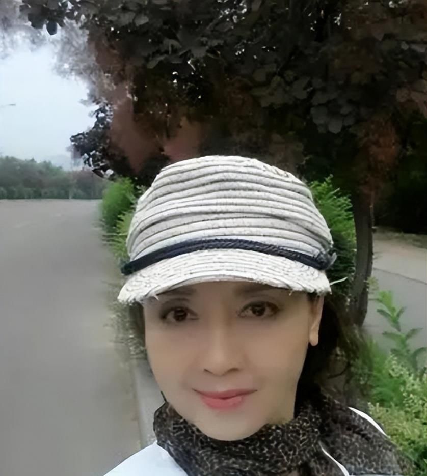 魏慧丽:因"高小姐"红遍全国,嫁武生教授,与女儿情同姐妹|精变|魏慧丽