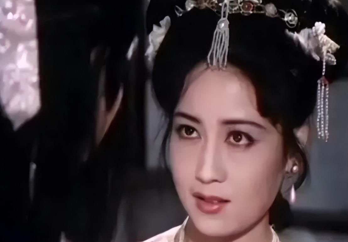 魏慧丽因高小姐红遍全国嫁武生教授与女儿情同姐妹