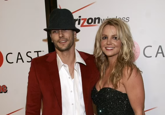 布兰妮大婚现场照曝光,造型尴尬令人啼笑皆非,前夫硬闯婚礼被捕休闲区蓝鸢梦想 - Www.slyday.coM 布兰妮大婚现场照曝光,造型尴尬令人啼笑皆非,前夫硬闯婚礼被捕休闲区蓝鸢梦想 - Www.slyday.coM