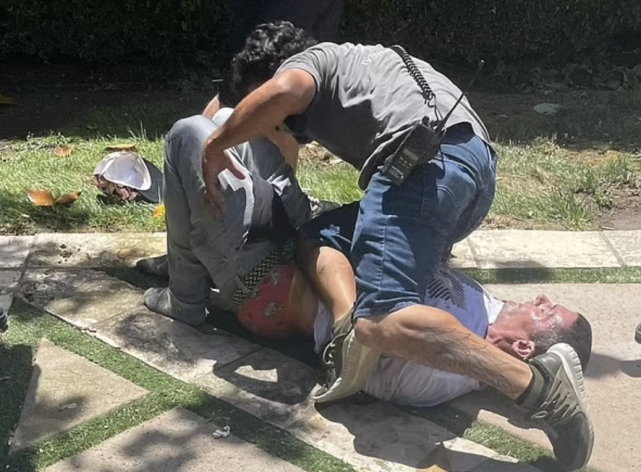 布兰妮大婚现场照曝光,造型尴尬令人啼笑皆非,前夫硬闯婚礼被捕休闲区蓝鸢梦想 - Www.slyday.coM 布兰妮大婚现场照曝光,造型尴尬令人啼笑皆非,前夫硬闯婚礼被捕休闲区蓝鸢梦想 - Www.slyday.coM