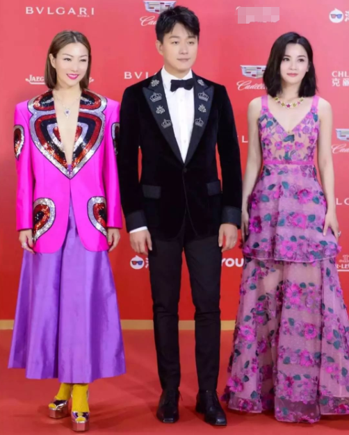 有种红毯尴尬叫“得罪造型师”,章子怡成“卤蛋”,有人暴露缺陷休闲区蓝鸢梦想 - Www.slyday.coM 有种红毯尴尬叫“得罪造型师”,章子怡成“卤蛋”,有人暴露缺陷休闲区蓝鸢梦想 - Www.slyday.coM