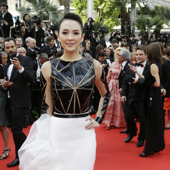 有种红毯尴尬叫“得罪造型师”,章子怡成“卤蛋”,有人暴露缺陷休闲区蓝鸢梦想 - Www.slyday.coM 有种红毯尴尬叫“得罪造型师”,章子怡成“卤蛋”,有人暴露缺陷休闲区蓝鸢梦想 - Www.slyday.coM