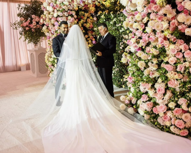 布兰妮大婚现场照曝光,造型尴尬令人啼笑皆非,前夫硬闯婚礼被捕休闲区蓝鸢梦想 - Www.slyday.coM 布兰妮大婚现场照曝光,造型尴尬令人啼笑皆非,前夫硬闯婚礼被捕休闲区蓝鸢梦想 - Www.slyday.coM