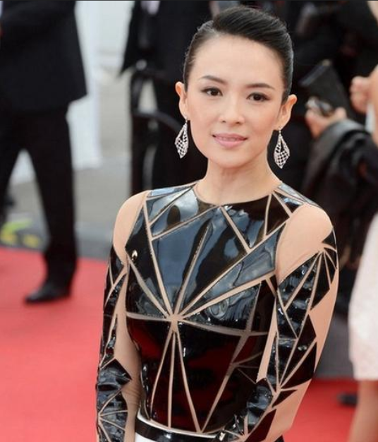 有种红毯尴尬叫“得罪造型师”,章子怡成“卤蛋”,有人暴露缺陷休闲区蓝鸢梦想 - Www.slyday.coM 有种红毯尴尬叫“得罪造型师”,章子怡成“卤蛋”,有人暴露缺陷休闲区蓝鸢梦想 - Www.slyday.coM